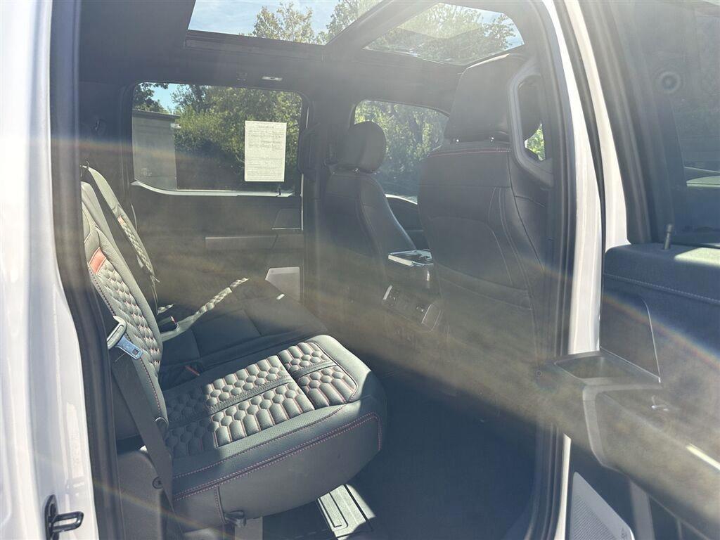 Ford F-150 Lariat SuperCrew 4WD 2025