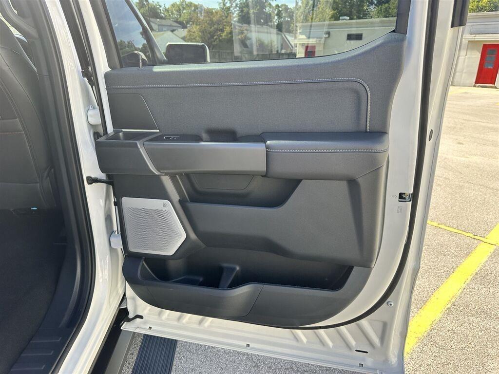 Ford F-150 Lariat SuperCrew 4WD 2025