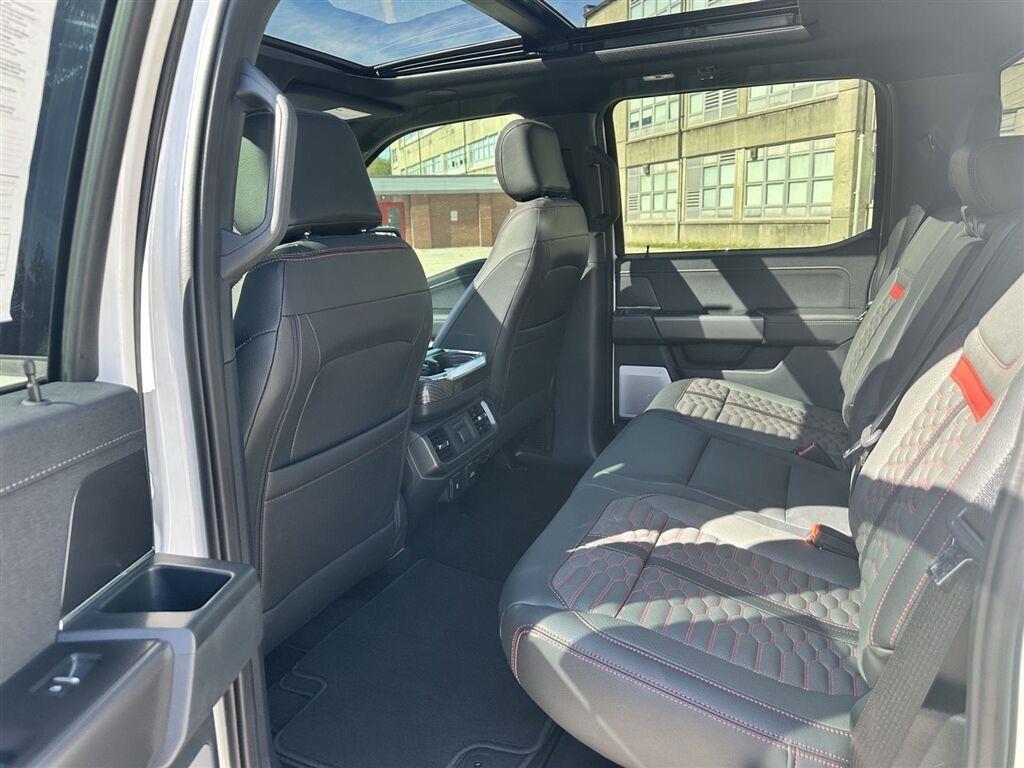 Ford F-150 Lariat SuperCrew 4WD 2025