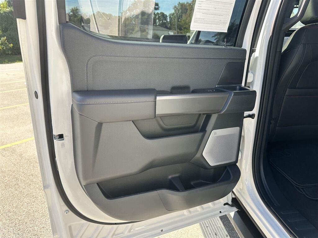 Ford F-150 Lariat SuperCrew 4WD 2025