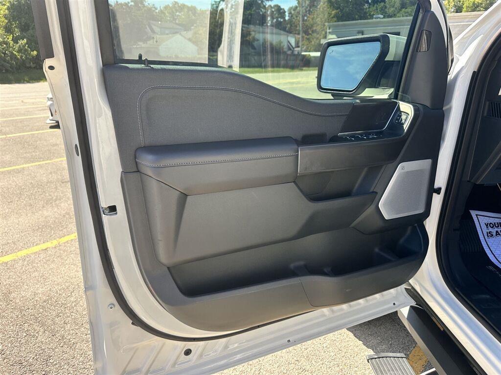 Ford F-150 Lariat SuperCrew 4WD 2025