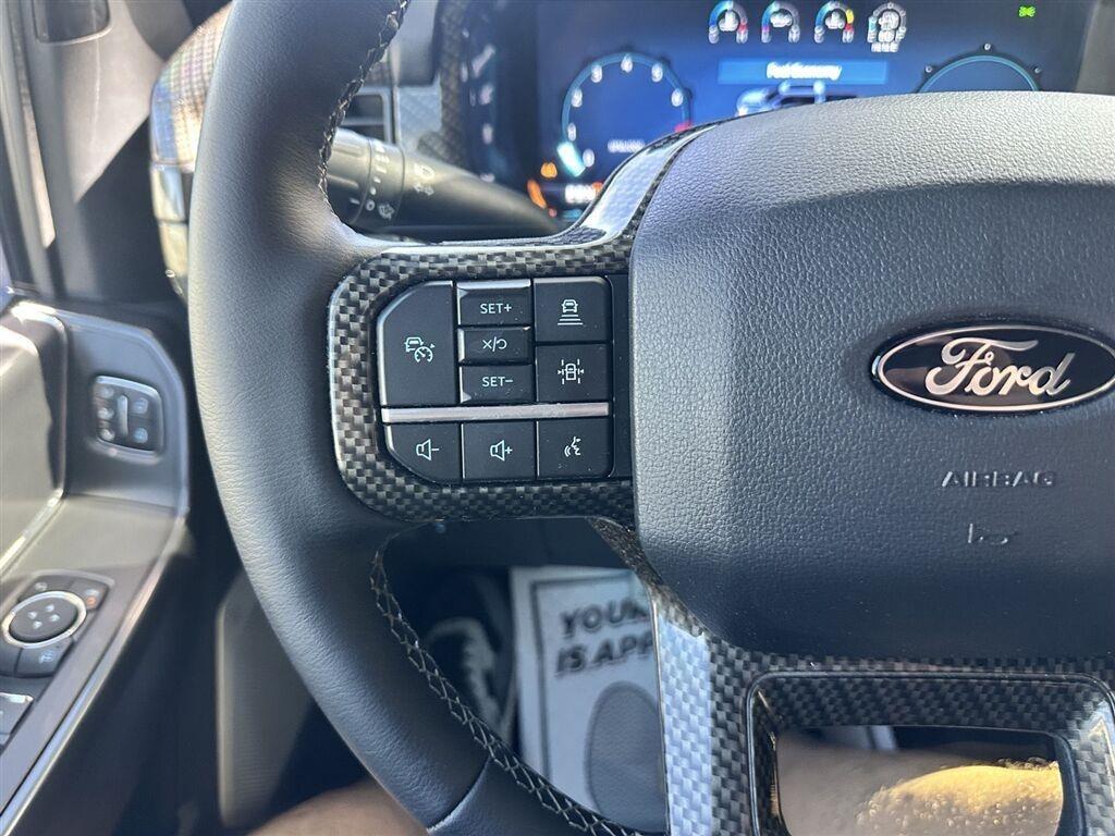 Ford F-150 Lariat SuperCrew 4WD 2025