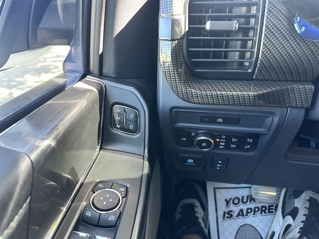Ford F-150 Lariat SuperCrew 4WD 2025
