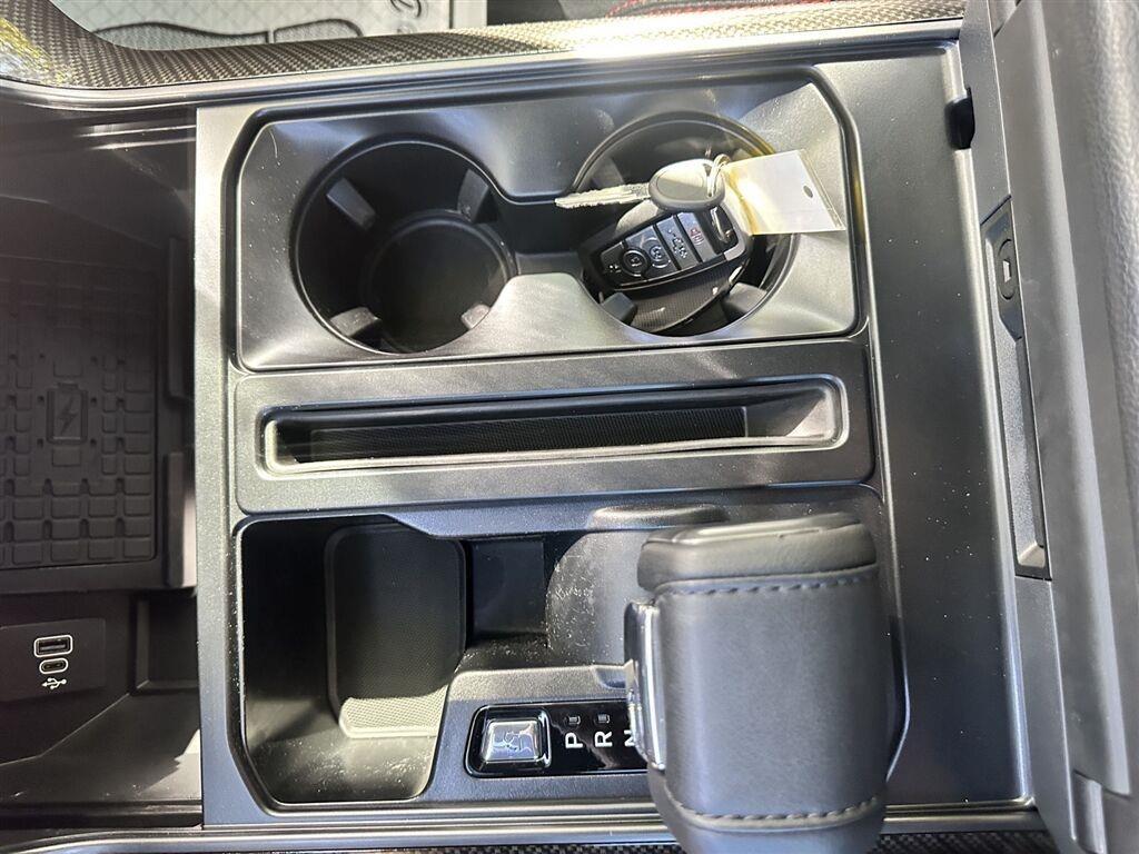 Ford F-150 Lariat SuperCrew 4WD 2025