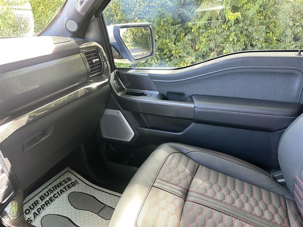 Ford F-150 Lariat SuperCrew 4WD 2025