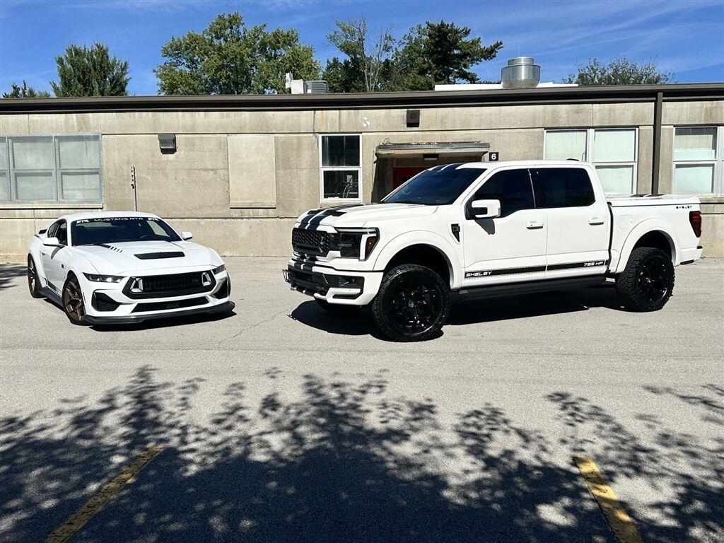 Ford F-150 Lariat SuperCrew 4WD 2025