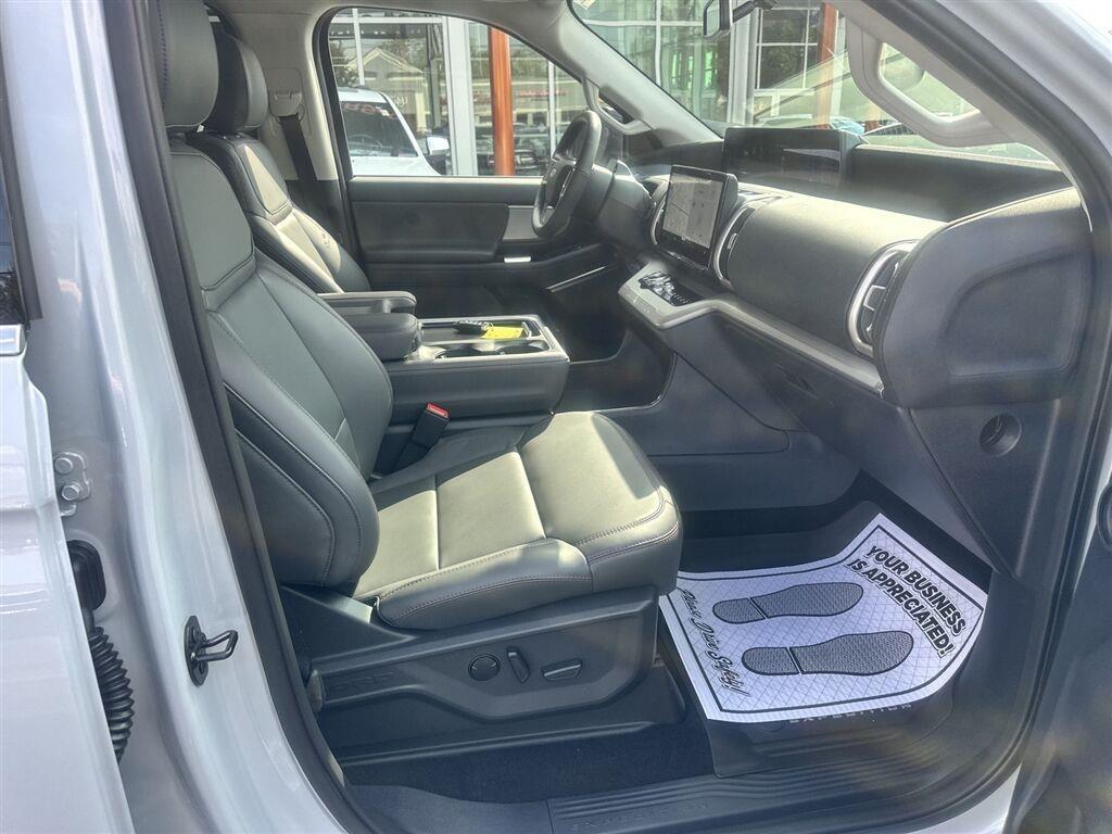 Ford Expedition MAX XLT 4WD 2025