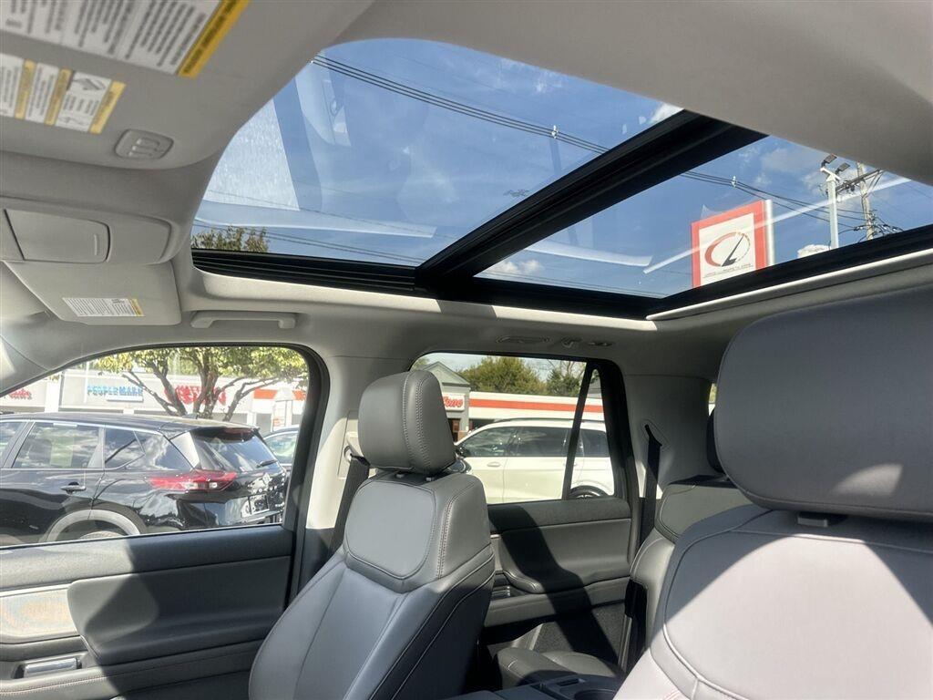Ford Expedition MAX XLT 4WD 2025
