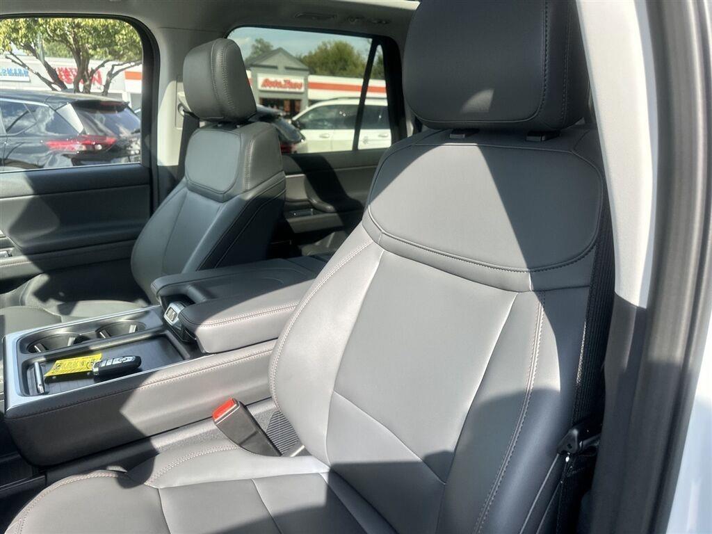 Ford Expedition MAX XLT 4WD 2025