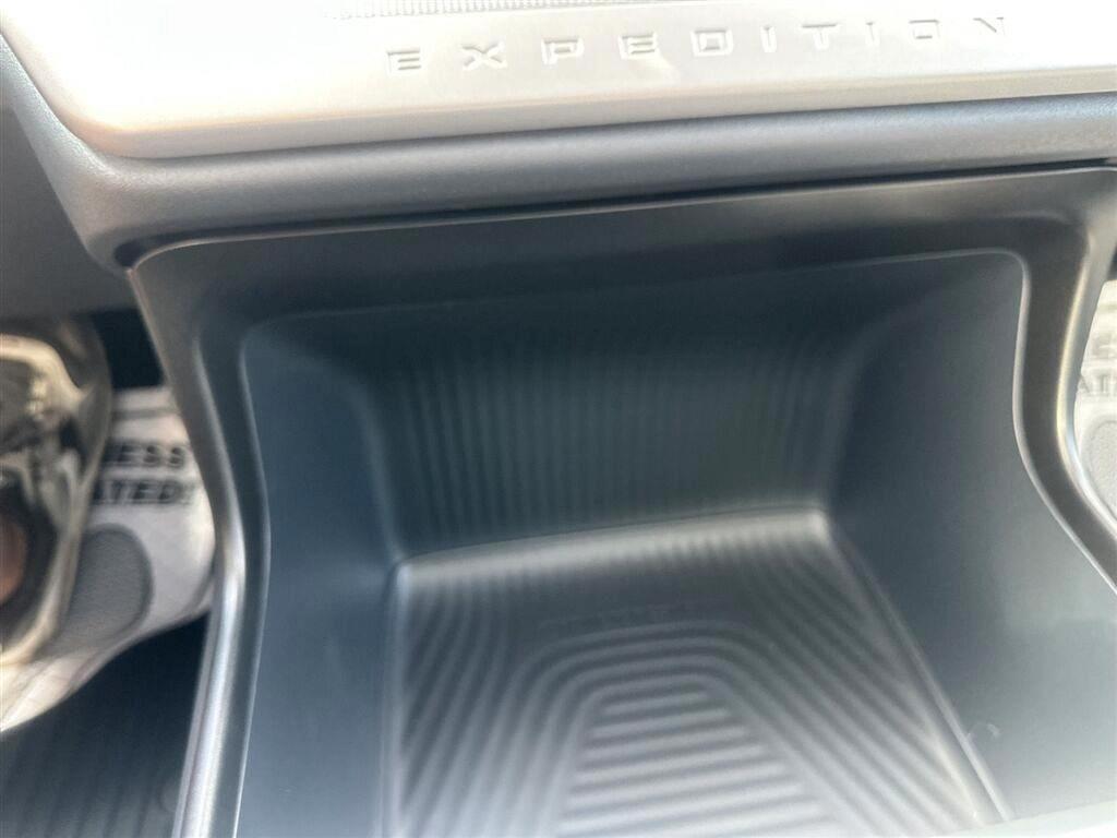 Ford Expedition MAX XLT 4WD 2025