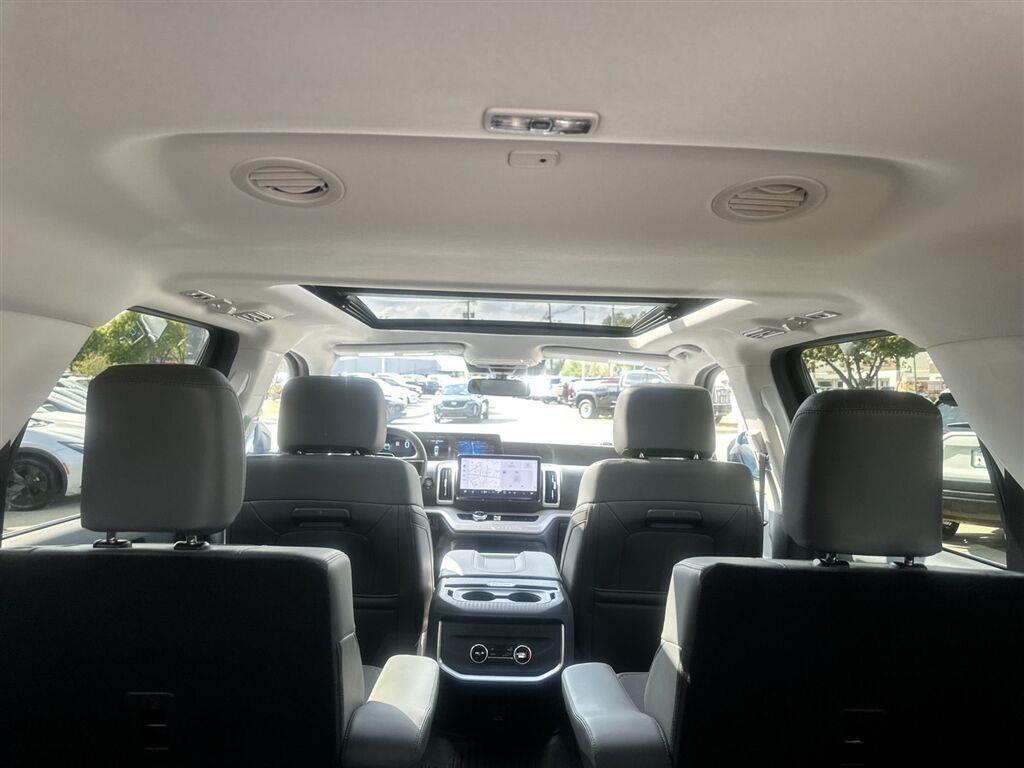Ford Expedition MAX XLT 4WD 2025
