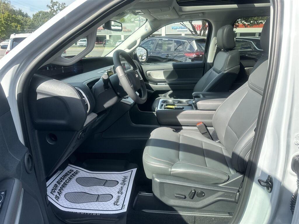 Ford Expedition MAX XLT 4WD 2025