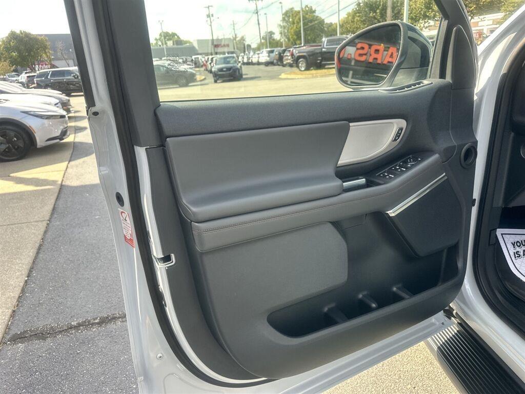 Ford Expedition MAX XLT 4WD 2025