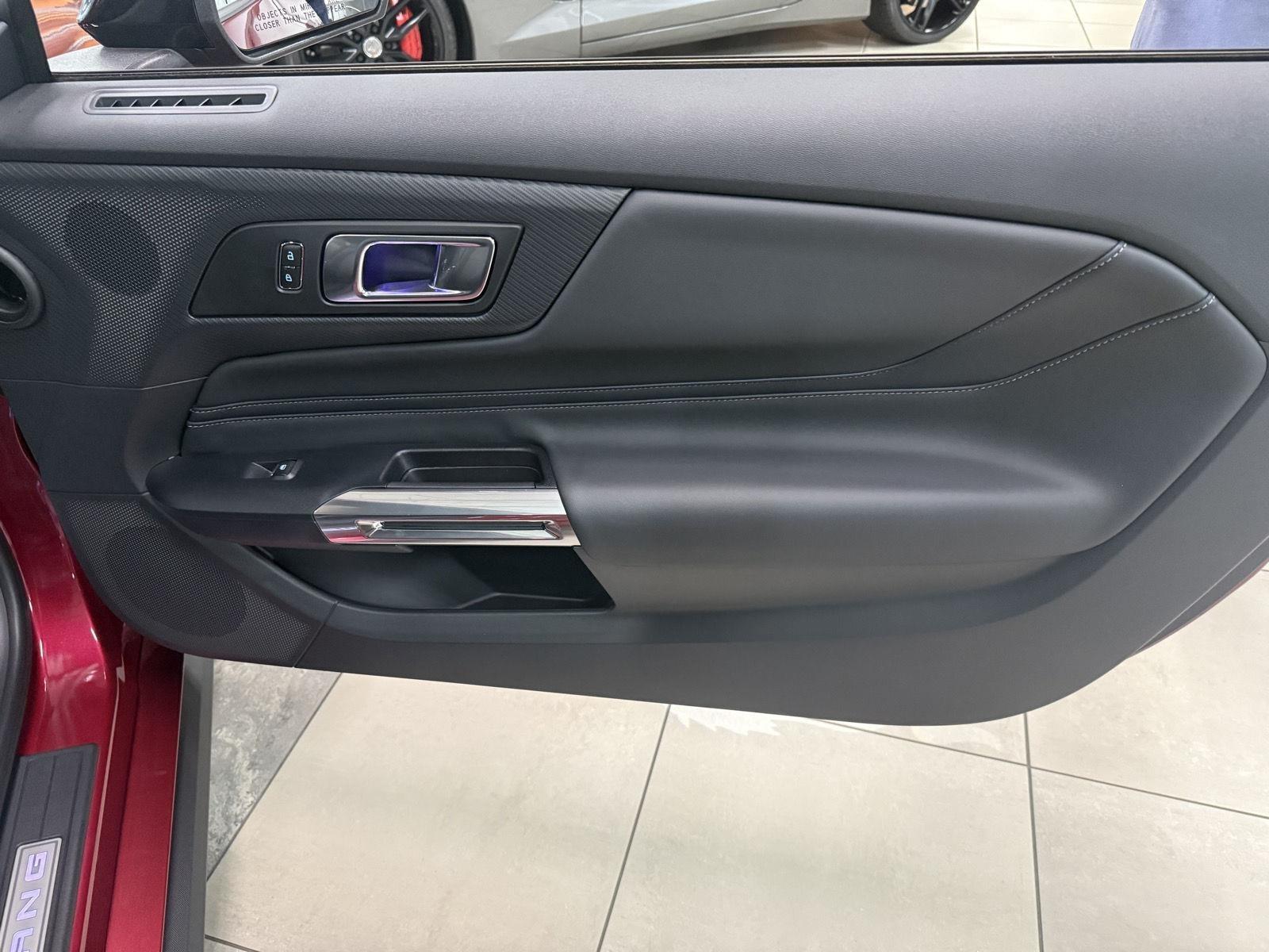 Ford Mustang GT Premium Coupe 2025