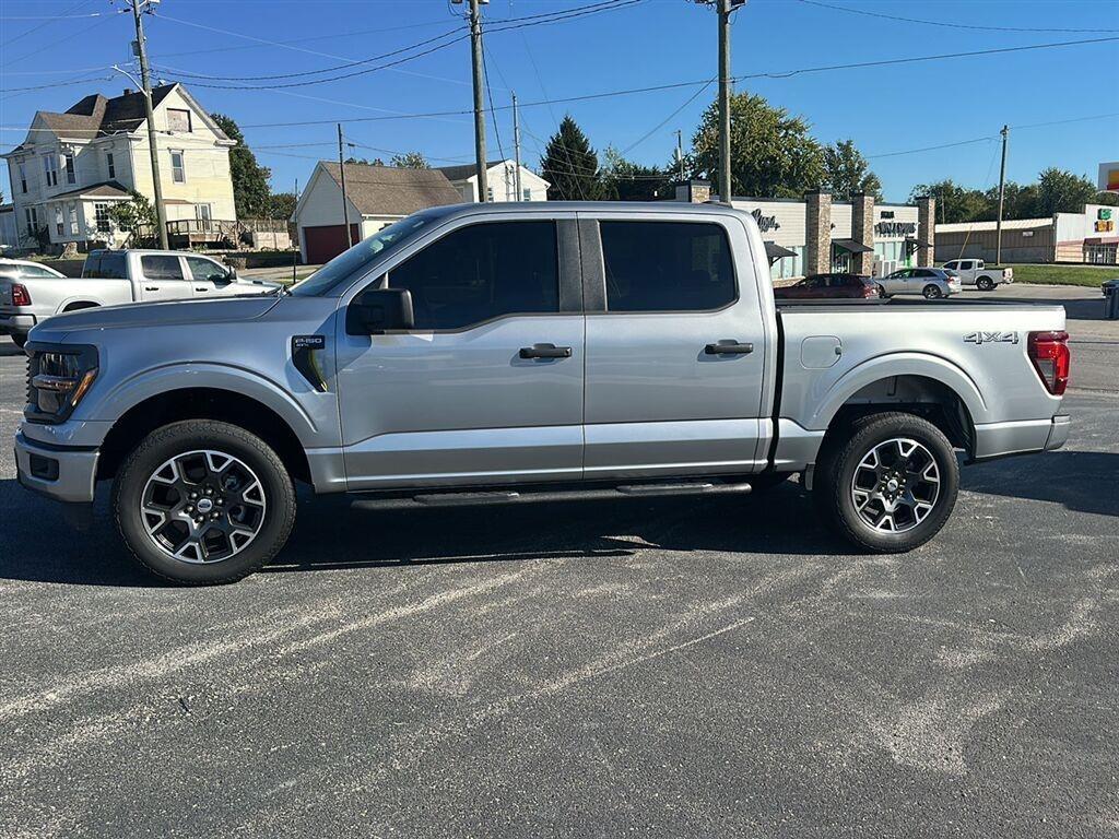 Ford F-150 STX SuperCrew 4WD 2025