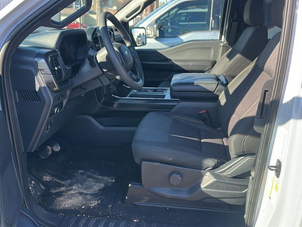 Ford F-150 STX SuperCab 4WD 2025