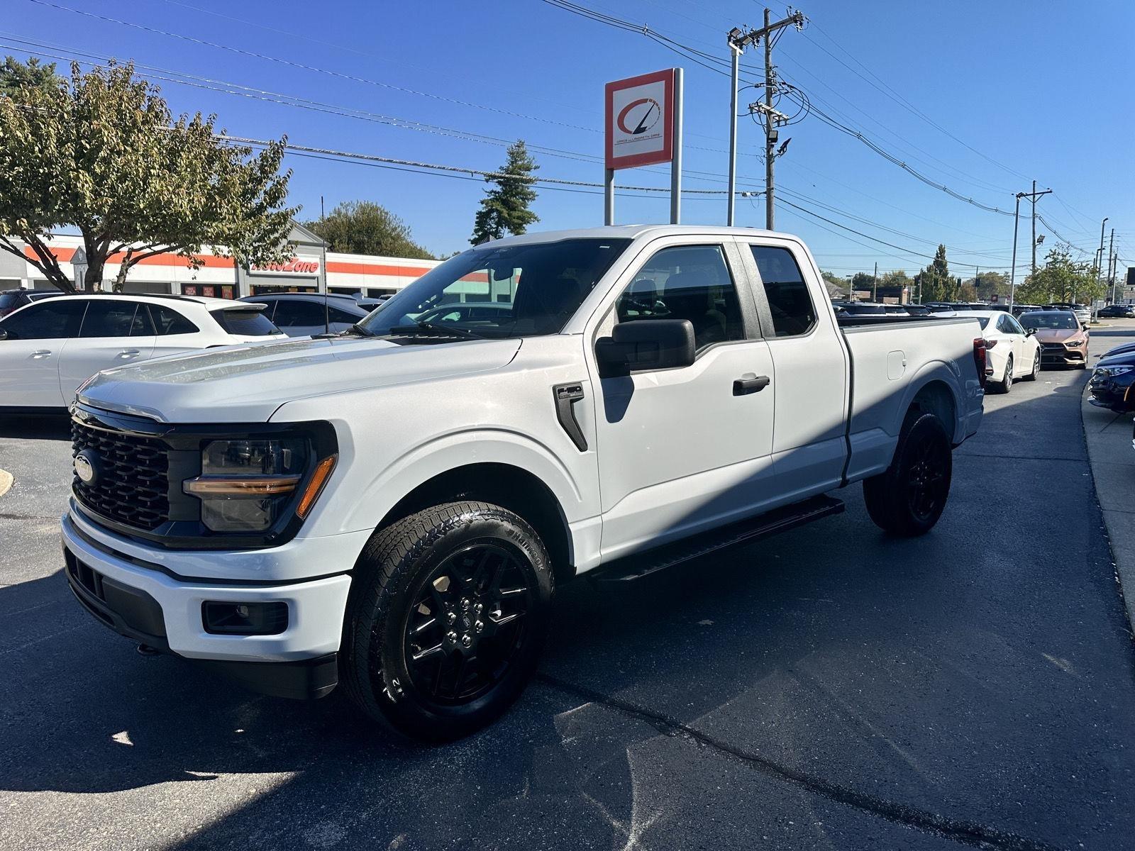 Ford F-150 STX SuperCab 4WD 2025