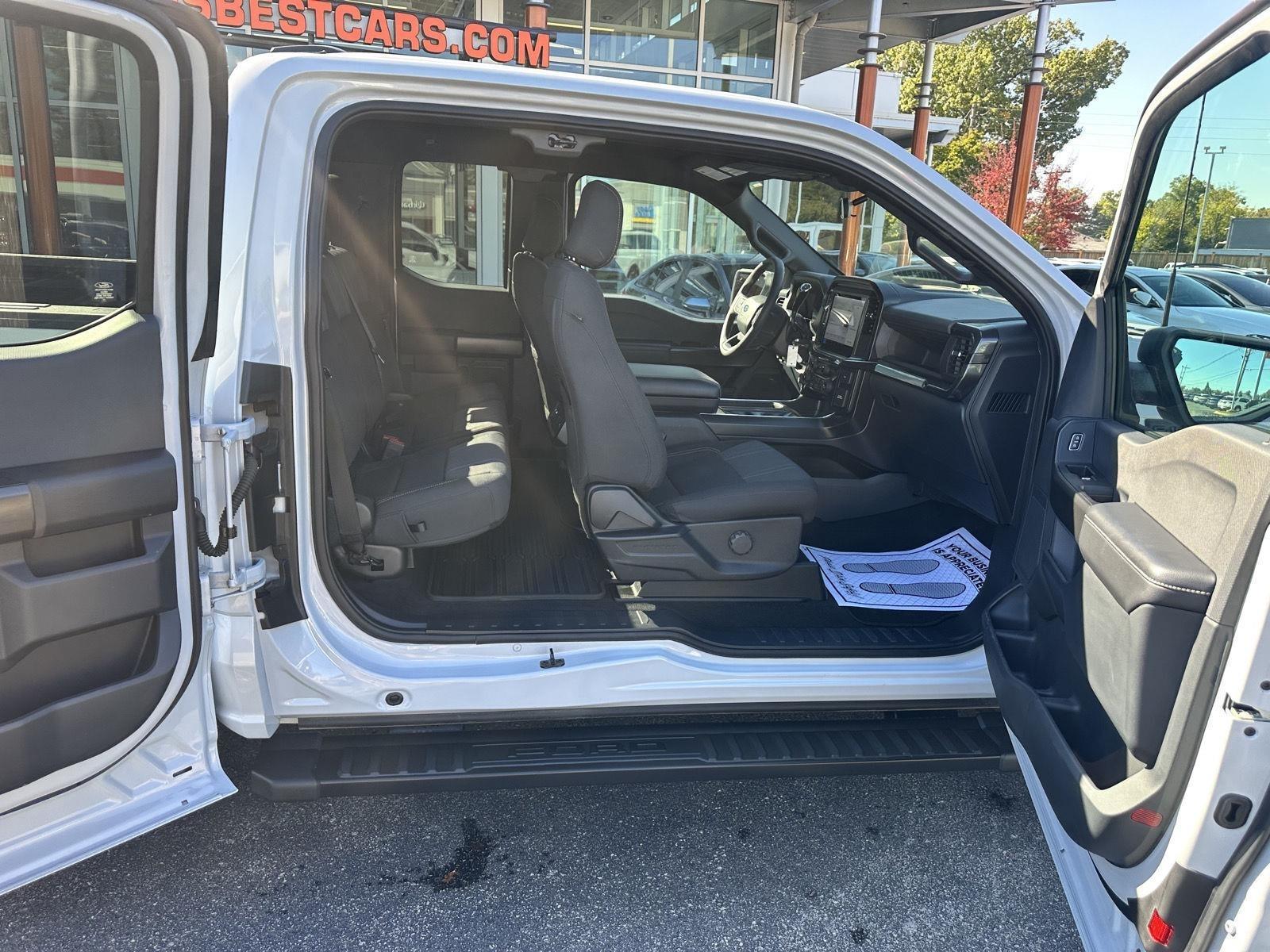 Ford F-150 STX SuperCab 4WD 2025
