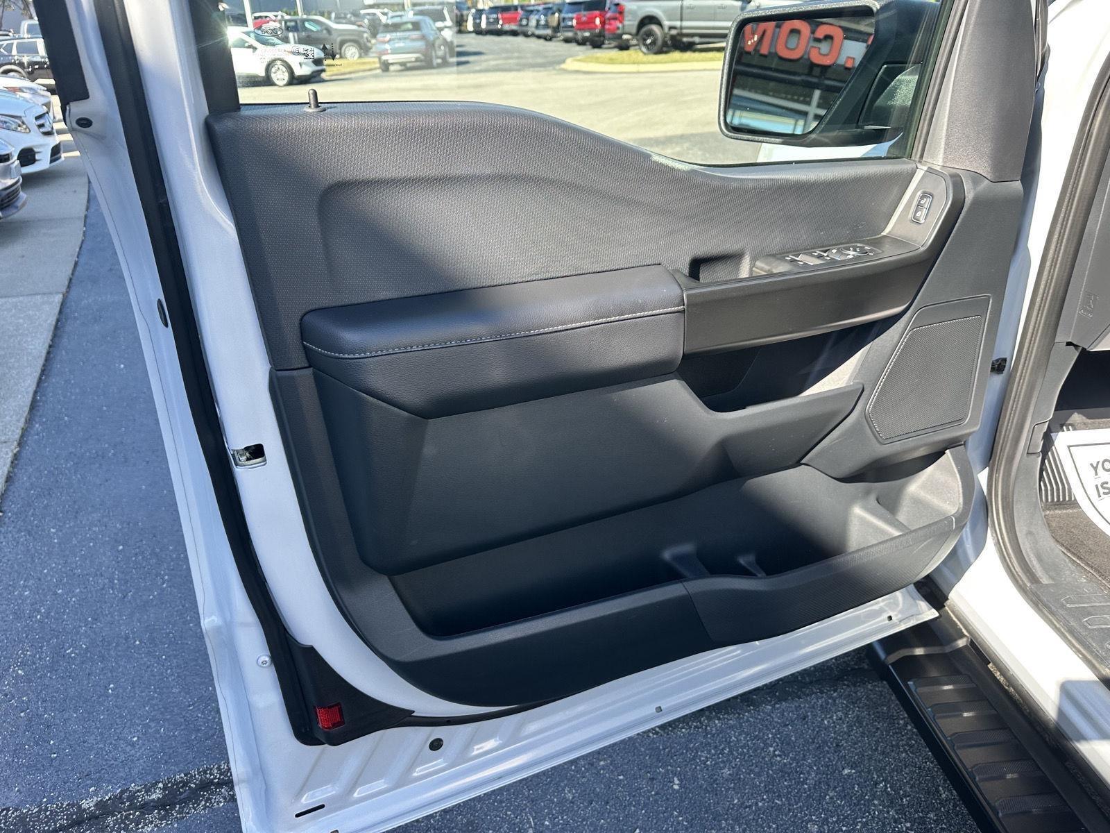 Ford F-150 STX SuperCab 4WD 2025