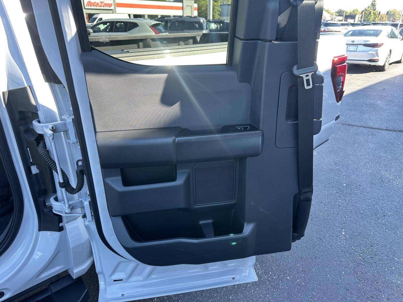 Ford F-150 STX SuperCab 4WD 2025