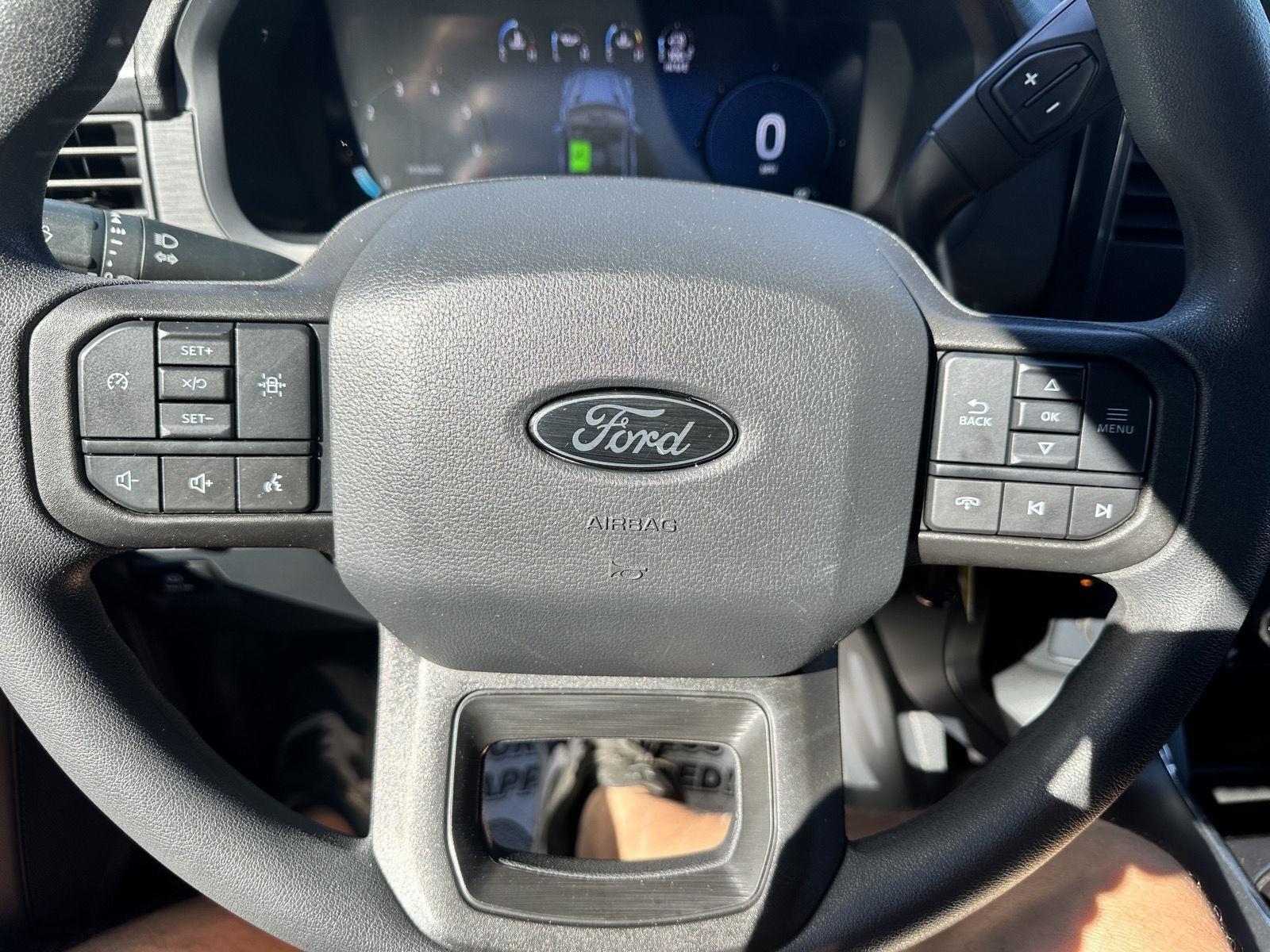 Ford F-150 STX SuperCab 4WD 2025