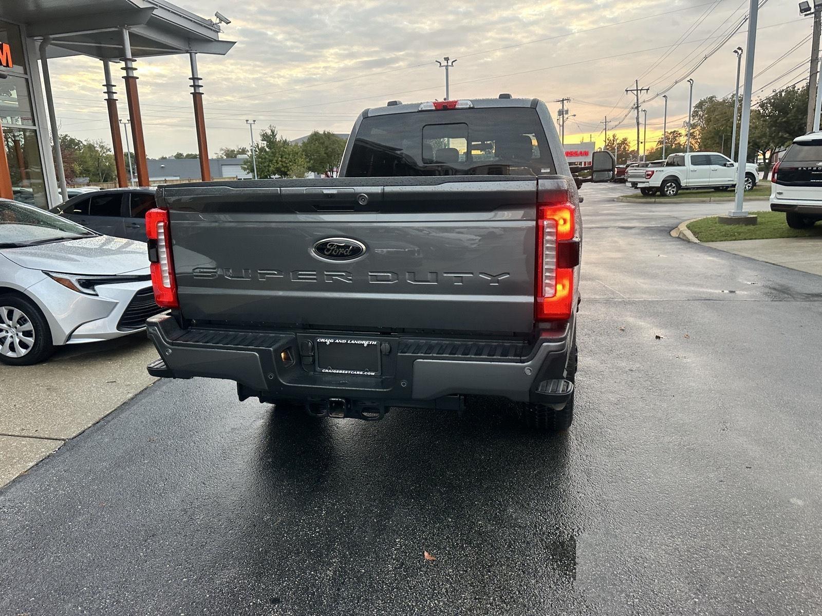 Ford F-350 SD XLT Crew Cab Long Bed 4WD 2026