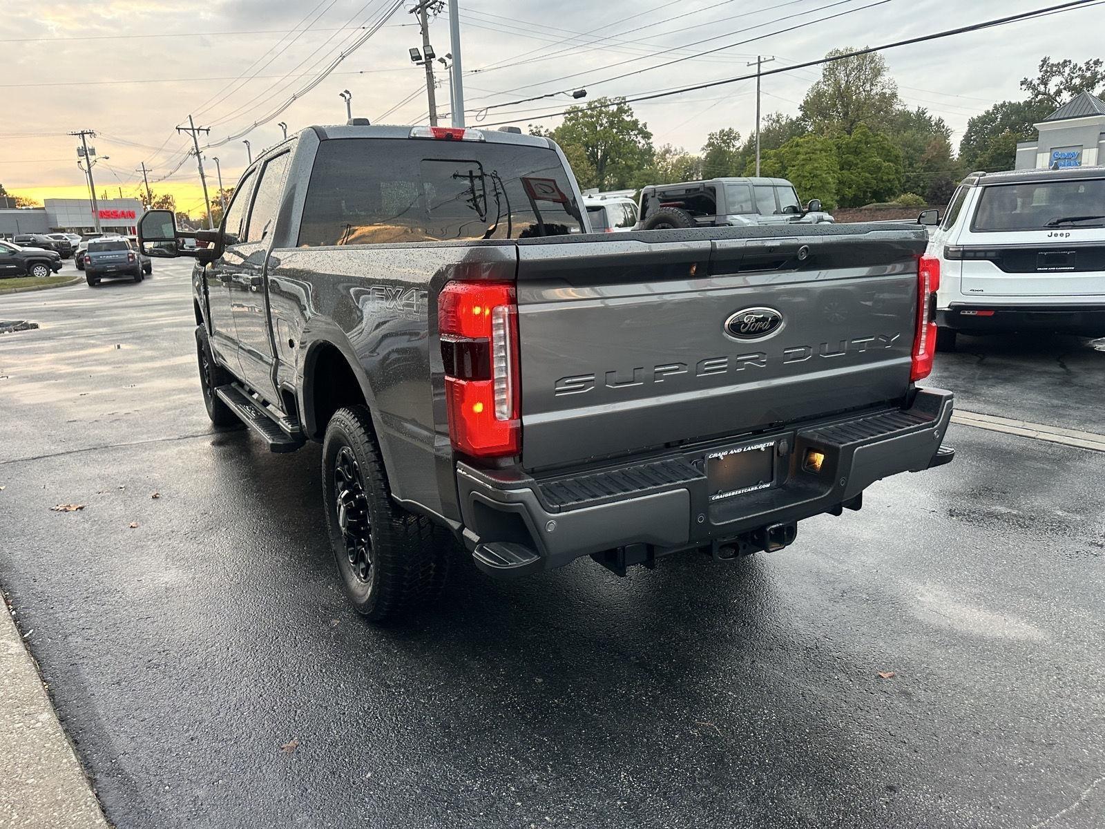 Ford F-350 SD XLT Crew Cab Long Bed 4WD 2026
