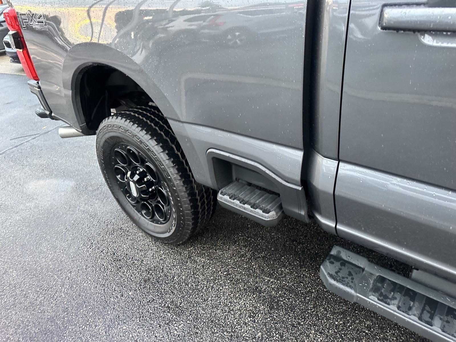 Ford F-350 SD XLT Crew Cab Long Bed 4WD 2026