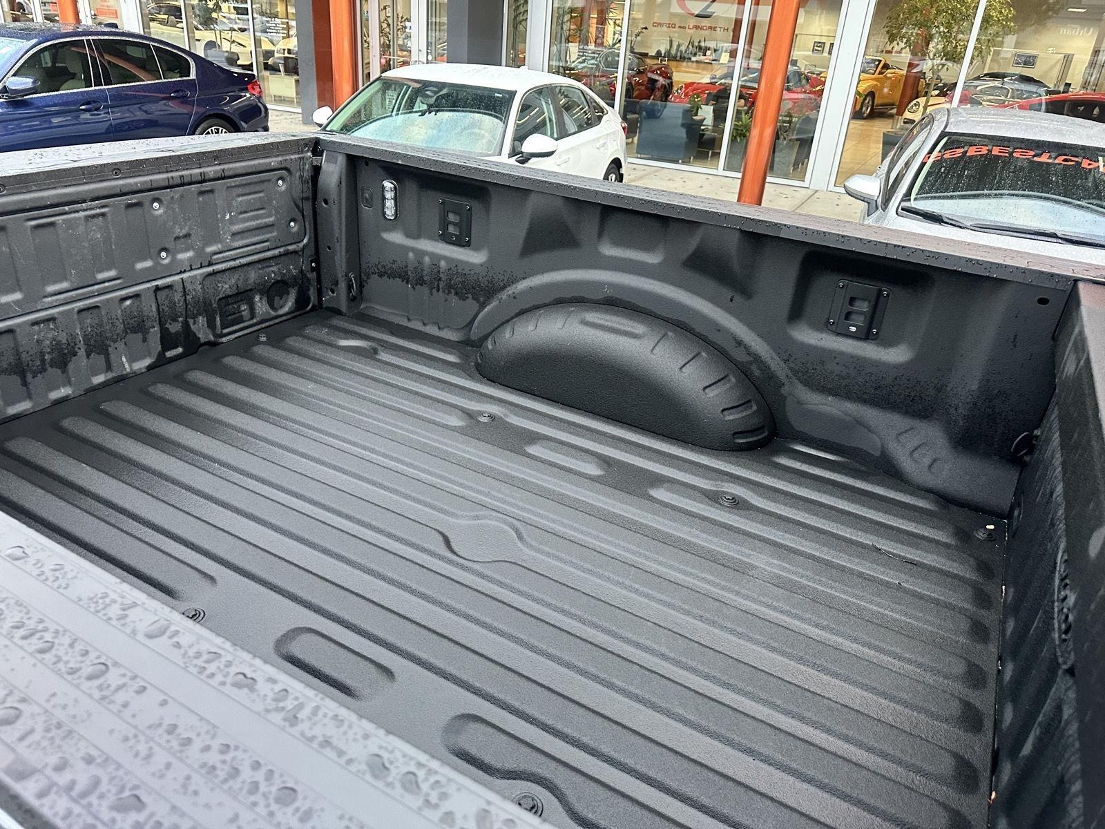Ford F-350 SD XLT Crew Cab Long Bed 4WD 2026