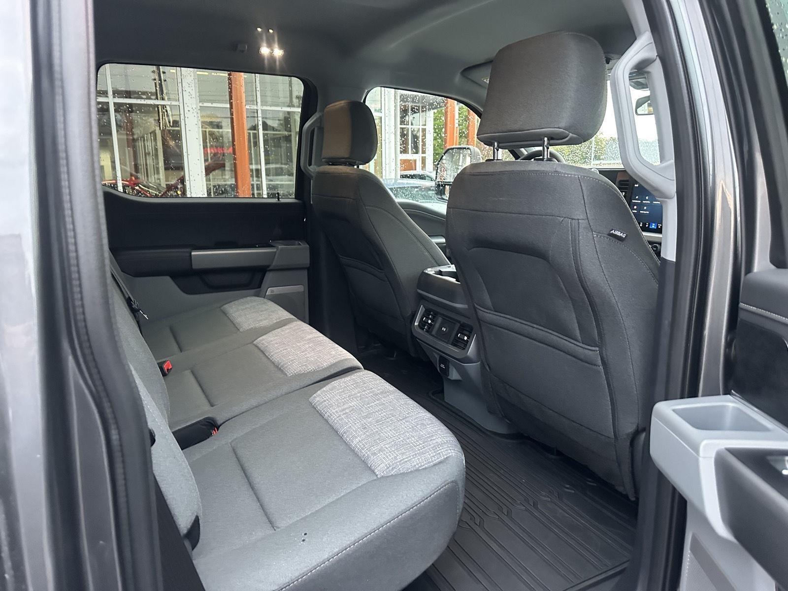 Ford F-350 SD XLT Crew Cab Long Bed 4WD 2026