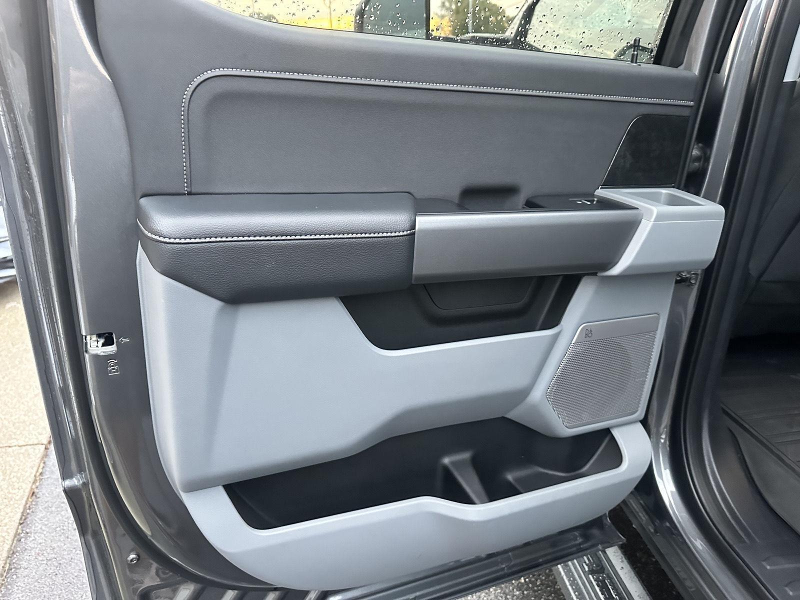 Ford F-350 SD XLT Crew Cab Long Bed 4WD 2026