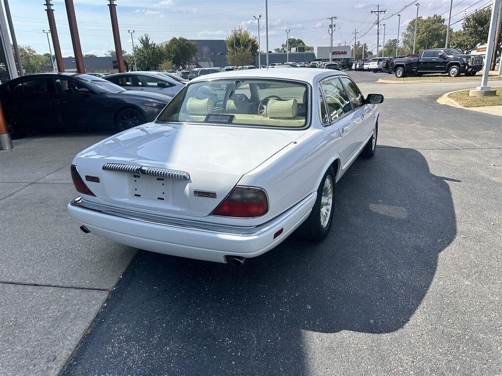Jaguar XJ Sedan Vanden Plas 1997