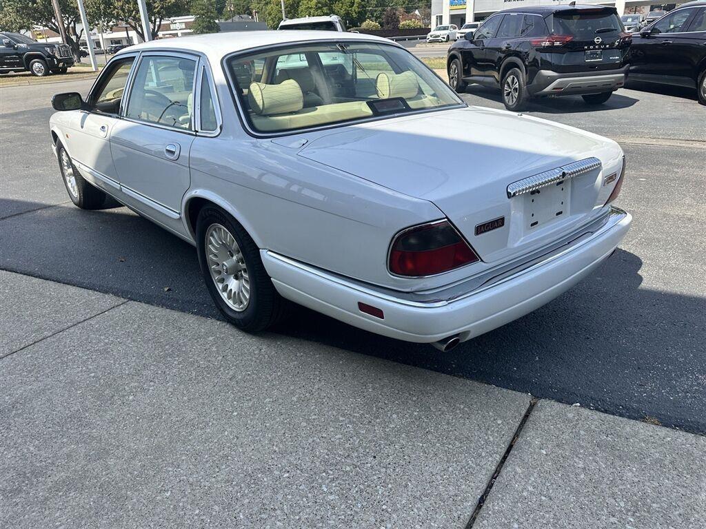 Jaguar XJ Sedan Vanden Plas 1997