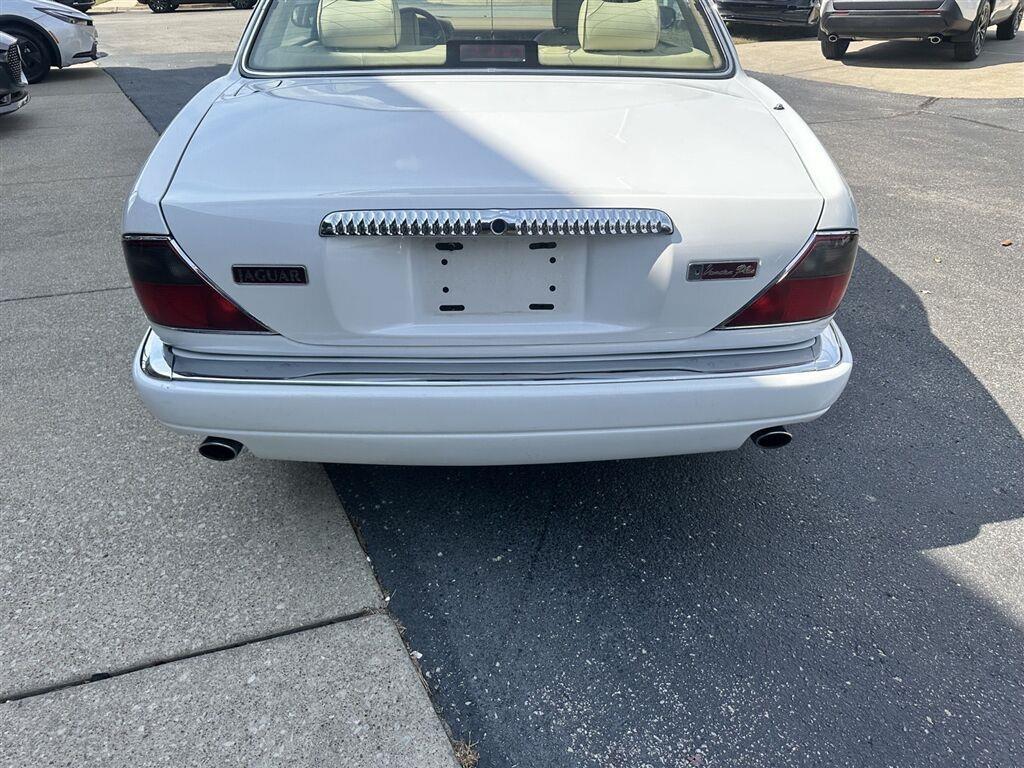 Jaguar XJ Sedan Vanden Plas 1997