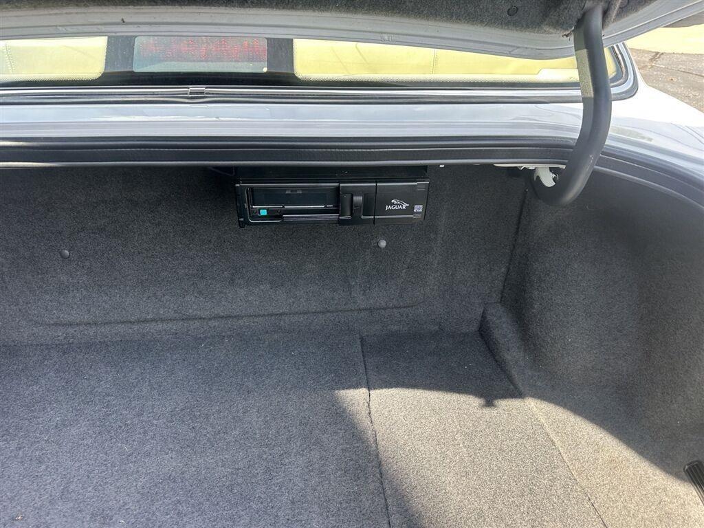 Jaguar XJ Sedan Vanden Plas 1997