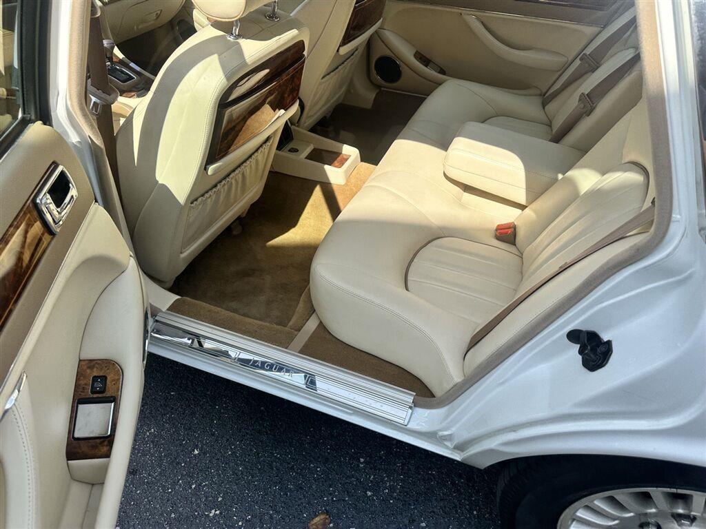 Jaguar XJ Sedan Vanden Plas 1997