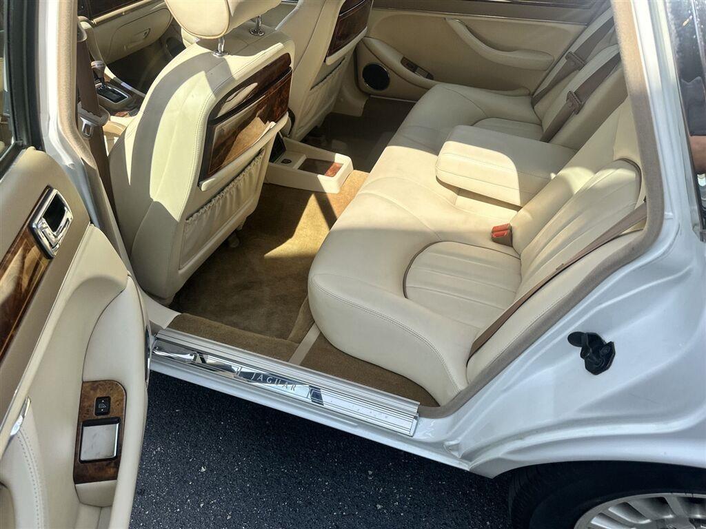 Jaguar XJ Sedan Vanden Plas 1997