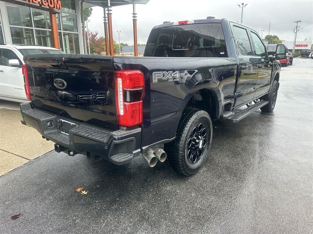 Ford F-250 SD Lariat Crew Cab 4WD 2025