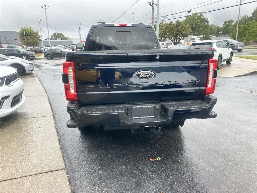 Ford F-250 SD Lariat Crew Cab 4WD 2025