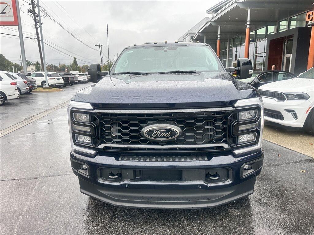 Ford F-250 SD Lariat Crew Cab 4WD 2025