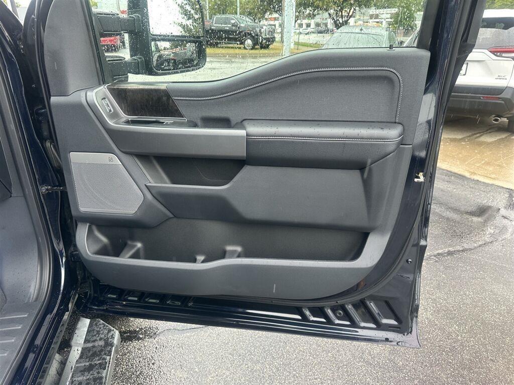 Ford F-250 SD Lariat Crew Cab 4WD 2025
