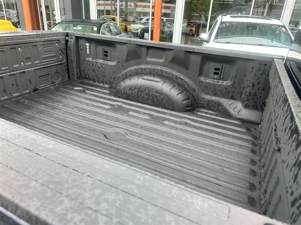Ford F-250 SD Lariat Crew Cab 4WD 2025