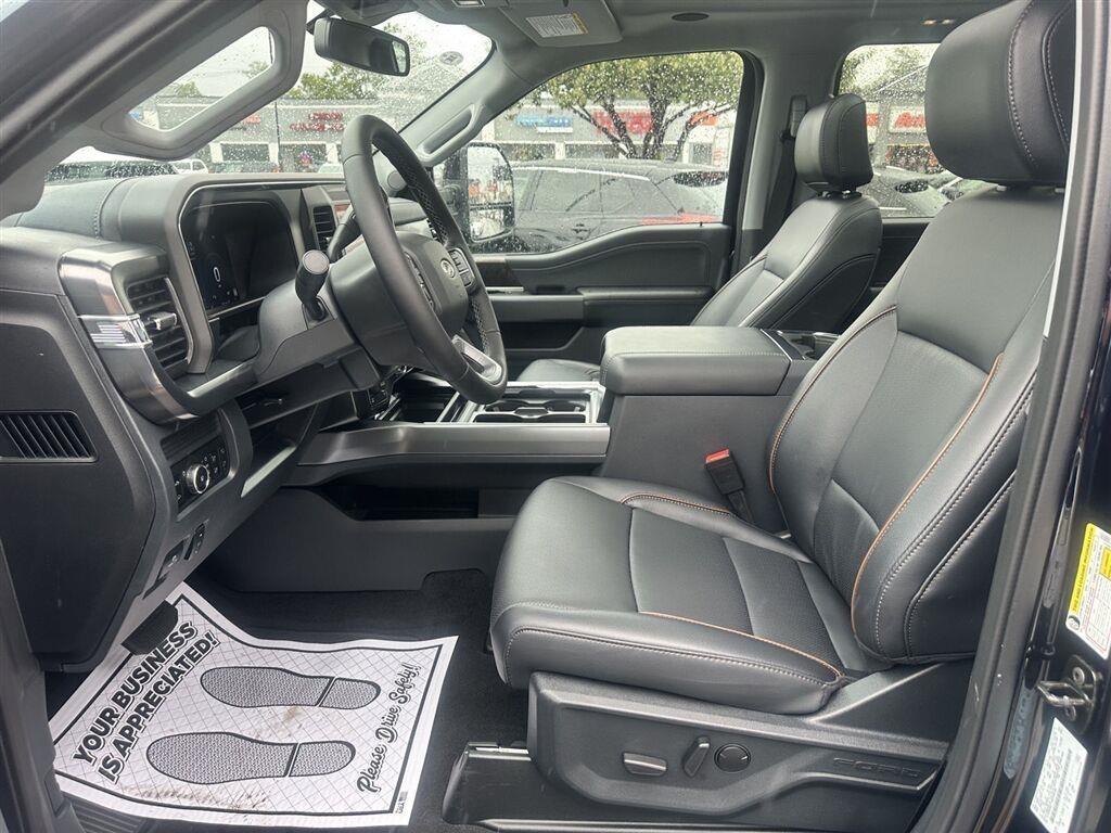 Ford F-250 SD Lariat Crew Cab 4WD 2025