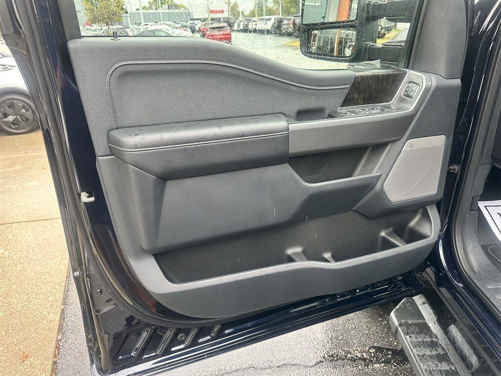 Ford F-250 SD Lariat Crew Cab 4WD 2025