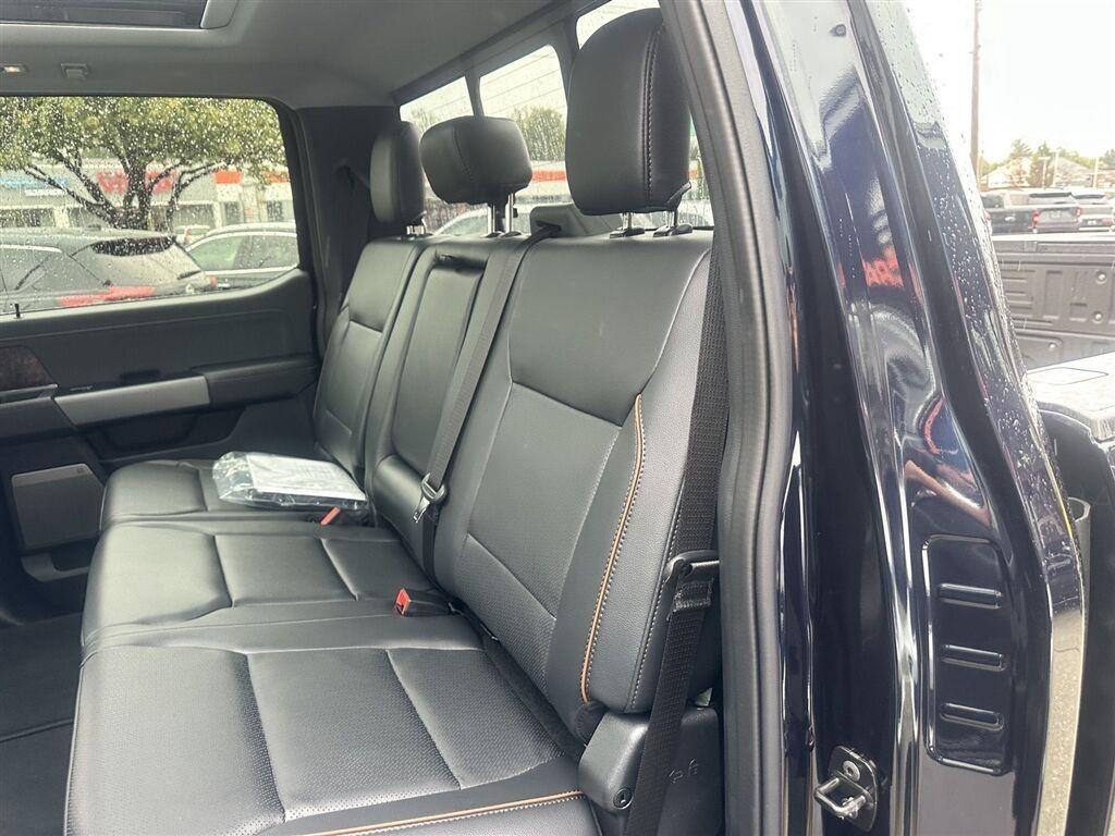 Ford F-250 SD Lariat Crew Cab 4WD 2025