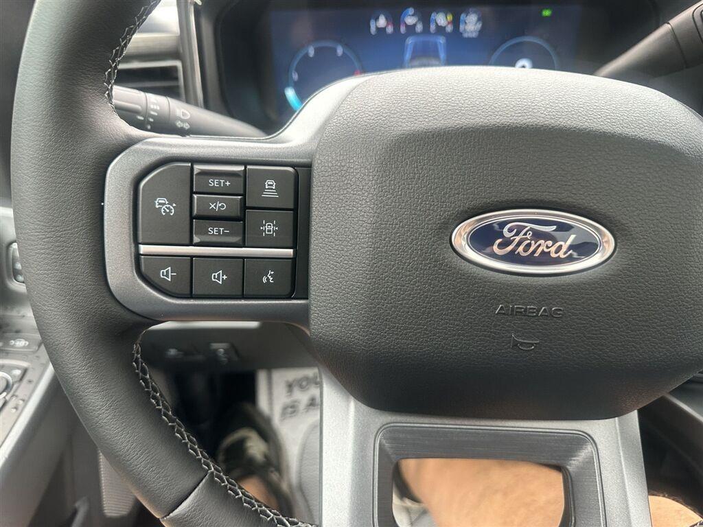 Ford F-250 SD Lariat Crew Cab 4WD 2025