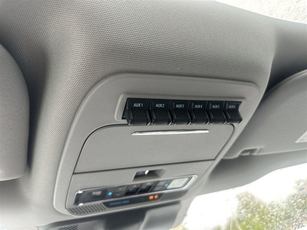 Ford F-250 SD Lariat Crew Cab 4WD 2025