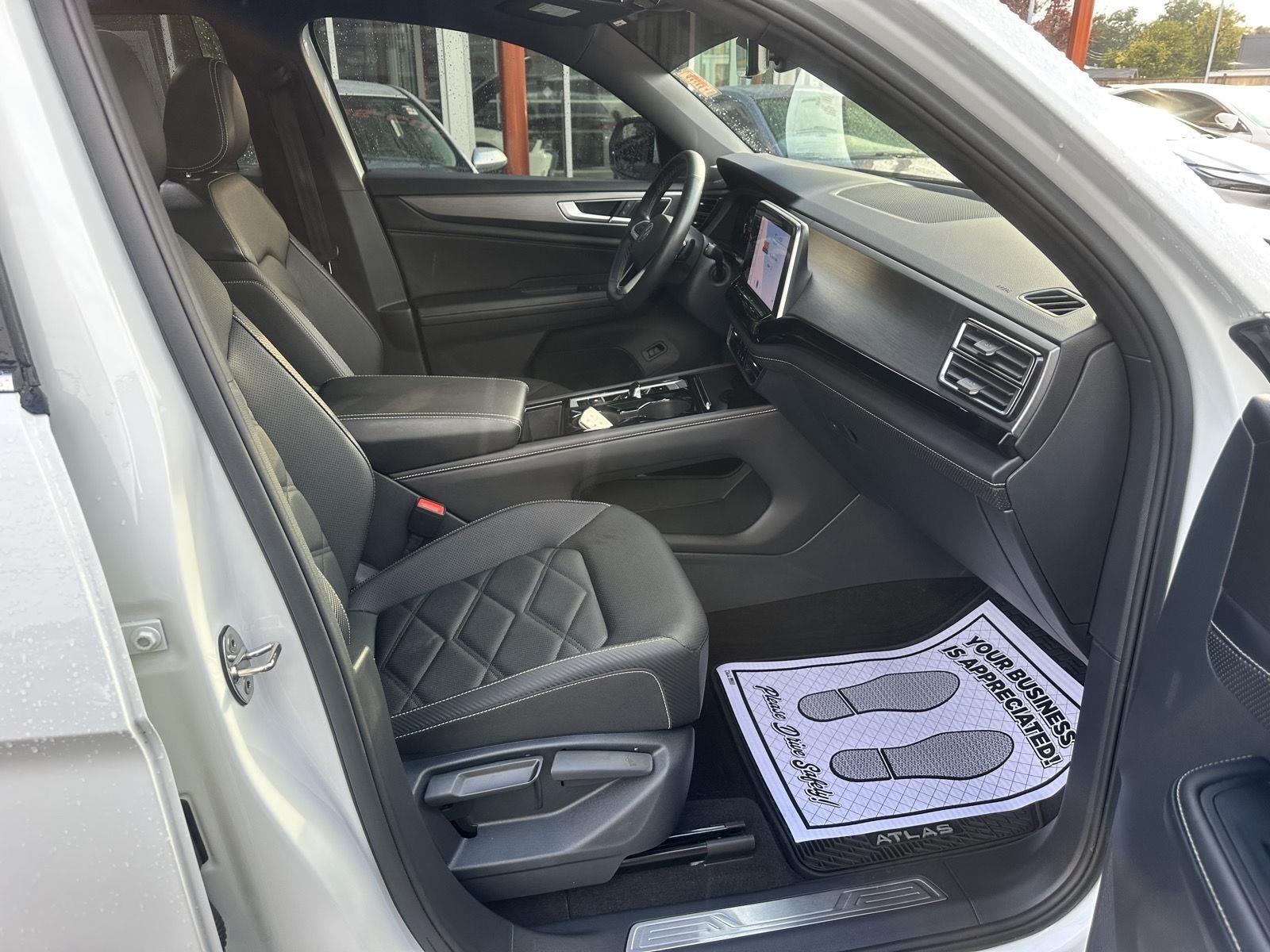 Volkswagen Atlas Cross Sport SE w/Technology AWD 2024
