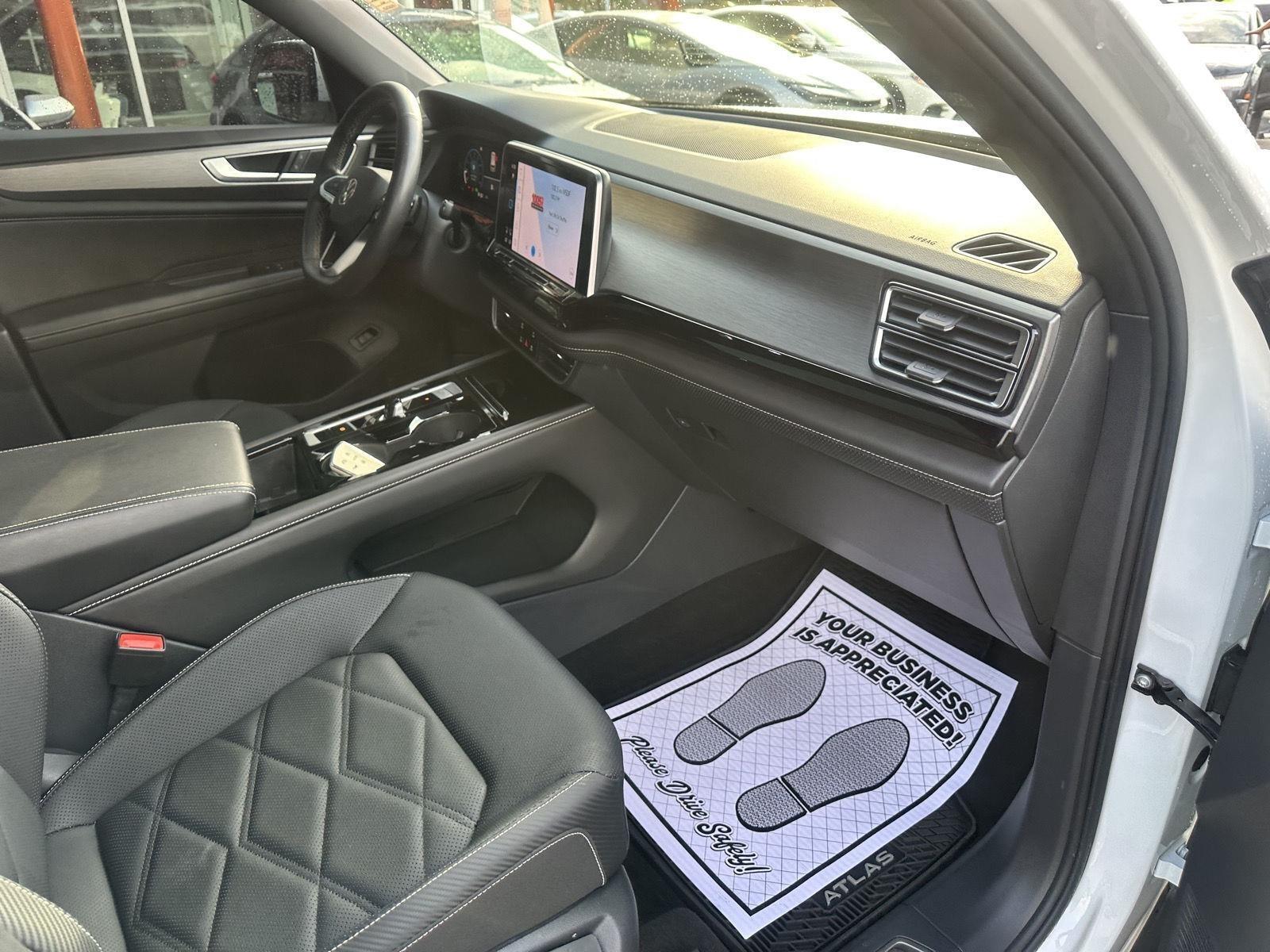 Volkswagen Atlas Cross Sport SE w/Technology AWD 2024