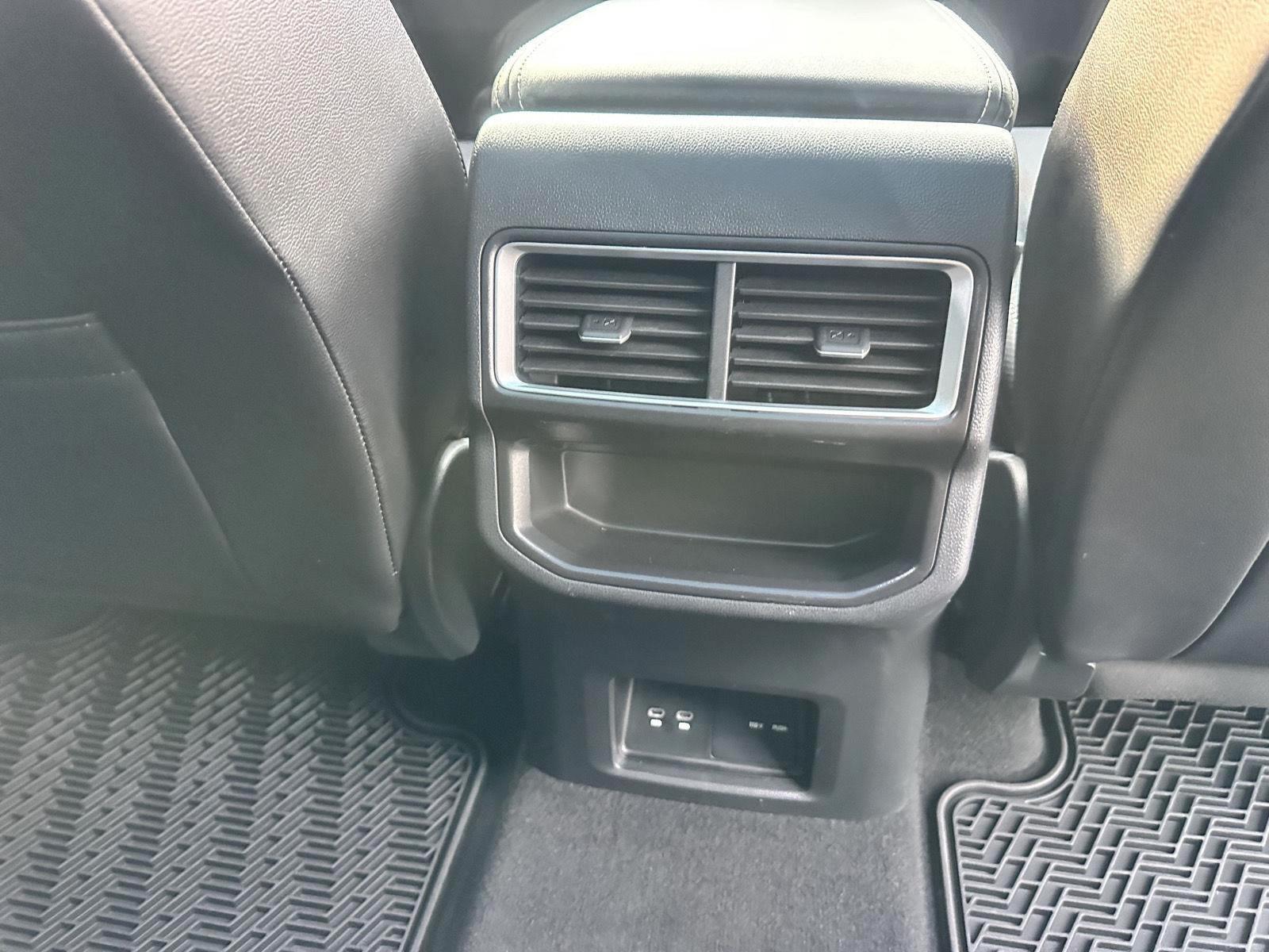 Volkswagen Atlas Cross Sport SE w/Technology AWD 2024